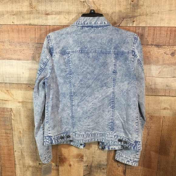 Levi’s Denim Jacket - Picture 8 of 8
